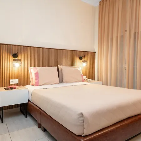 Stratos Hotel 3*