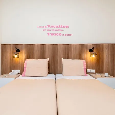 Stratos Hotel 3*