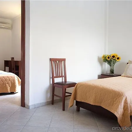 Stratos فندق أفيتوس